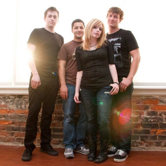 Foto de June Divided