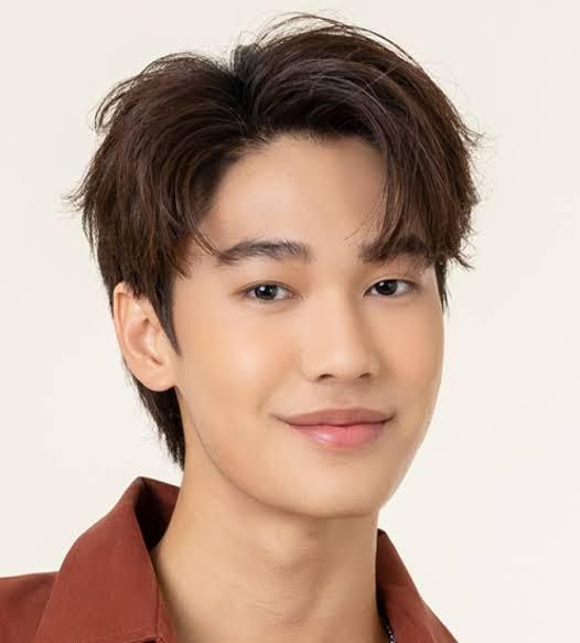 Photo of Dew Jirawat