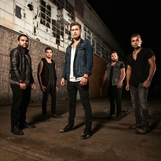 Foto de Come the Dawn