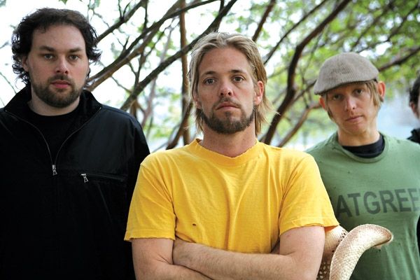 Photo of Taylor Hawkins & The Coattail Riders