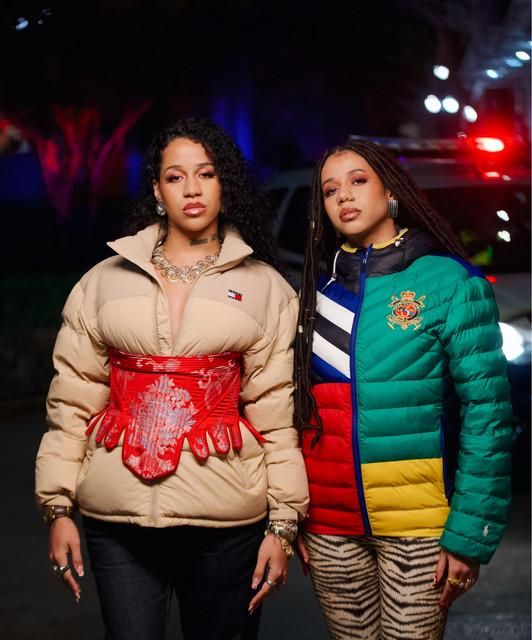 Foto de Tasha & Tracie