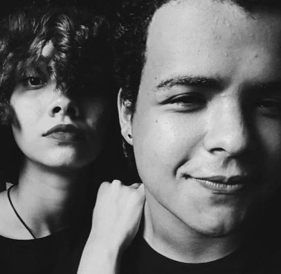 Foto de Love Brings The Fall