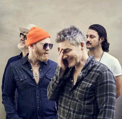 Foto de Whole Damn Mess