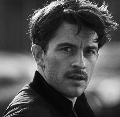 Foto de Jonathan Bailey