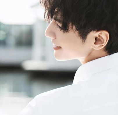 Foto de Luo Yunxi (罗云熙)