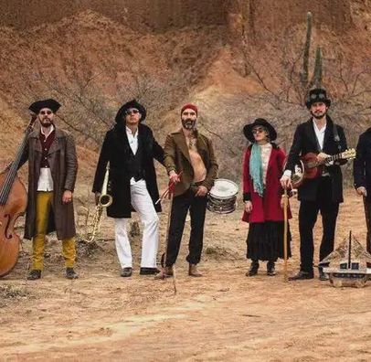 Foto de Burning Caravan