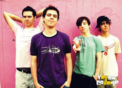 Foto de Yellow College