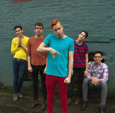 Foto de Behind Sapphire