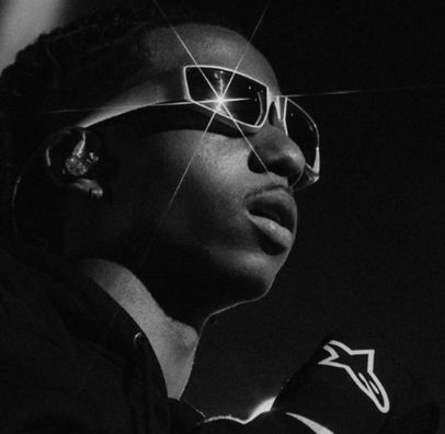 Foto de FYE (FyeBwoii)