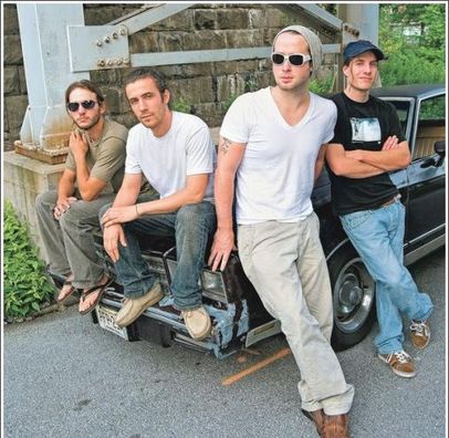 Foto de Three Legged Fox