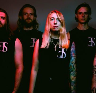 Foto de Employed To Serve