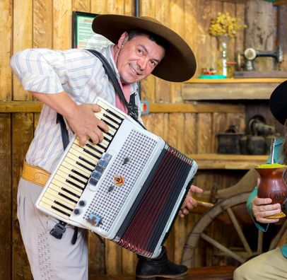Foto de Machado e Marcelo do Tchê