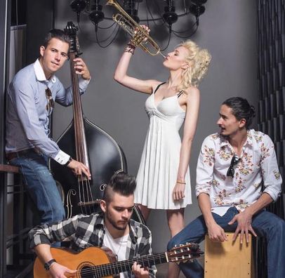 Foto de Jenny And The Mexicats
