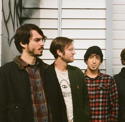 Foto de Small Leaks Sink Ships