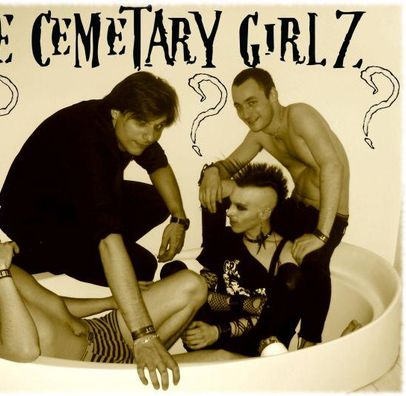 Foto de The Cemetary Girlz