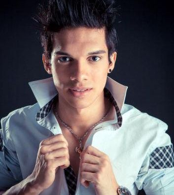 Foto de Theyllon Reis