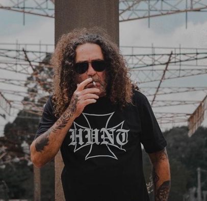 Foto de Jão e a Decadente Família Brasileira