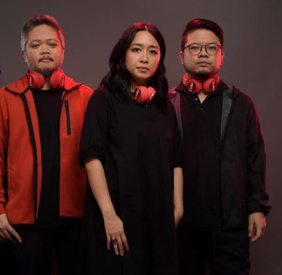 Foto de Up Dharma Down