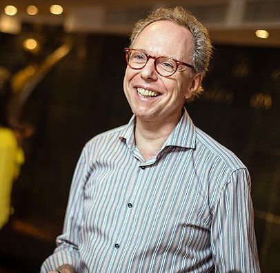 Foto de Arthur Nestrovski