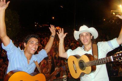 Foto de Guilherme Viola e Robson Mattos