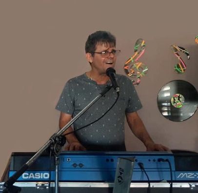 Foto de Amado José e Seus Teclados