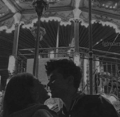 Foto de Never Get Used To People