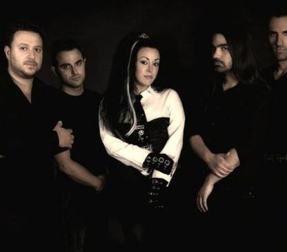 Foto de On Thorns I Lay