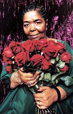 соледад сезария эвора. исполнительница кабевербе. сезария эвора памятник. сезария эвора-обложка альбома - 2001-sao vicente. кабо верде певица сезария эвора.