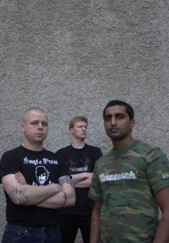 Кристофер энтони perkele. Perkele солист. Perkele группа фото. Perkele. Perkele группа фото.