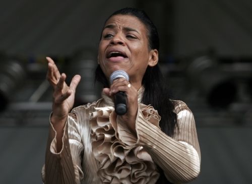 Nos Ares Troveja - Valquiria de Oliveira (letra da música) - Cifra Club