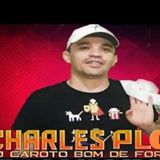 Charles Play  na pegada quente do sucesso