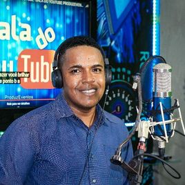 Imagem de Andre Levity Cantor- Micael Carrilhao e Canzar-Eliel percussion