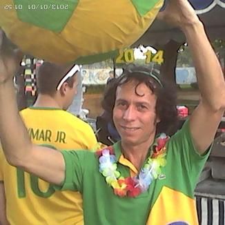 Foto da capa: LISTEN YOUR HEART BY THÉO TAVARES-PALCO MP3