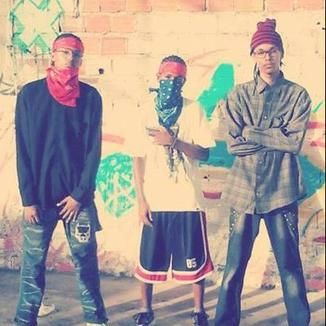 Foto da capa: De irmão pra irmão pra não ver banho de sangue !