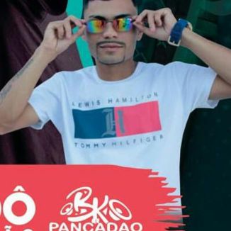 Foto da capa: BK DO PANCADAO-AO VIVO NO CLUBE PETYSÇAO- MÉDIO E GRAVE TOP