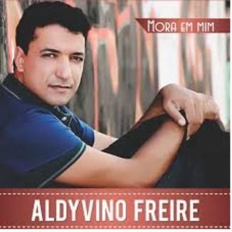 Foto da capa: ALDYVINO FREIRE CD MORA EM MIM