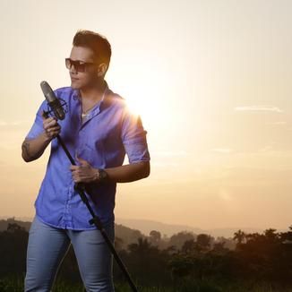 Foto da capa: Pedro Coutinho - Cola em mim 2015