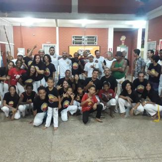 Foto da capa: irmaos da capoeira