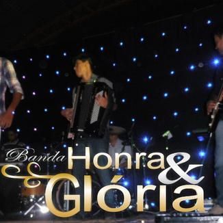 Foto da capa: Banda Honra e Glória 2014