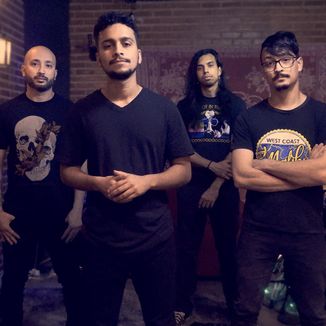 Foto da capa: Mirrors Room - Live at Fox Studio