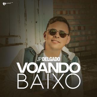 Foto da capa: VOANDO BAIXO