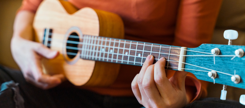Post em destaque: Aprende a tocar 10 canciones fáciles en ukelele