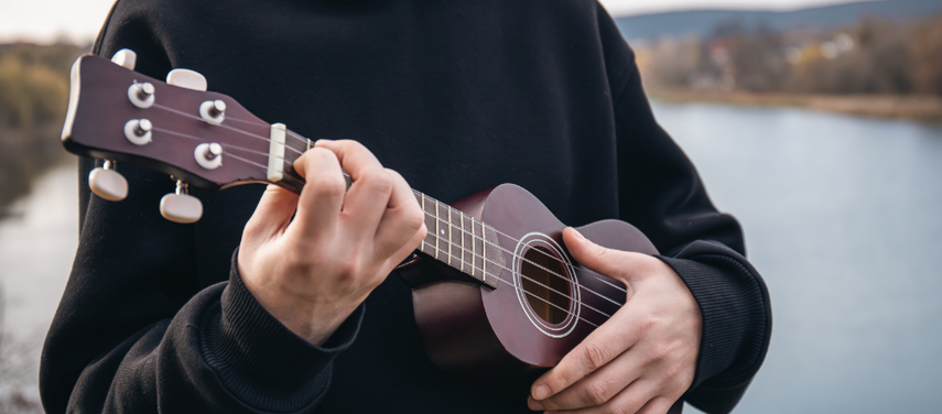 Post em destaque: ¿Cómo tocar el ukelele? Aprende con nuestra guía