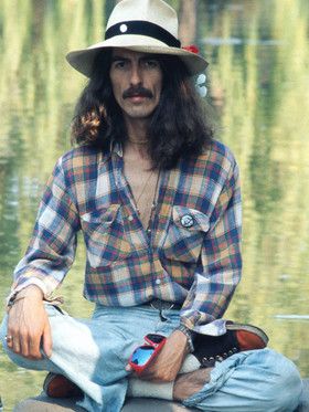 George Harrison: o guitarrista que influencia gerações completaria