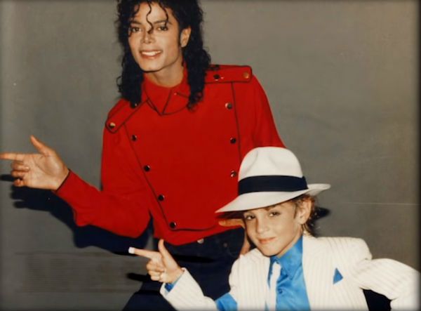 Michael e Jackson e uma das crianças que o acusam de abuso sexual