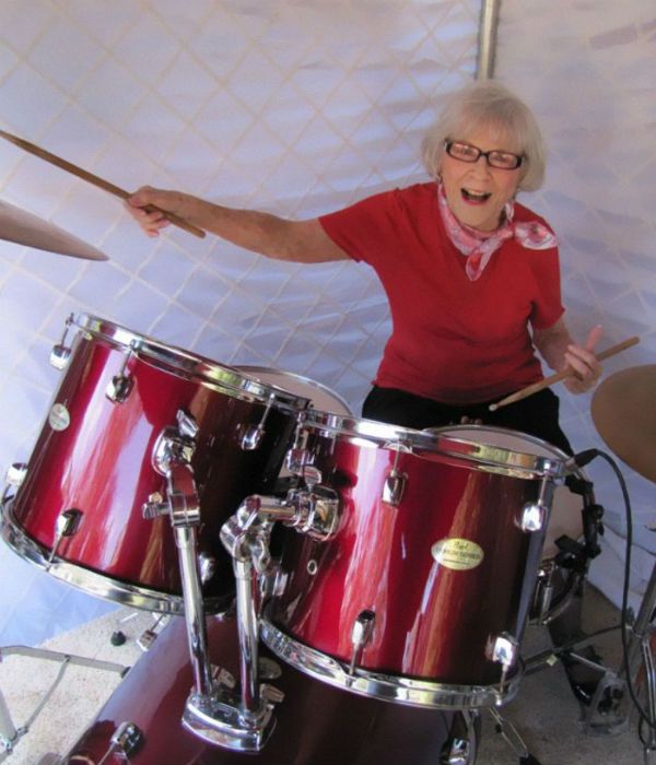 Viola, uma baterista centenária