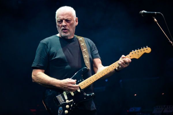 David Gilmour e a icônica guitarra Black Strat