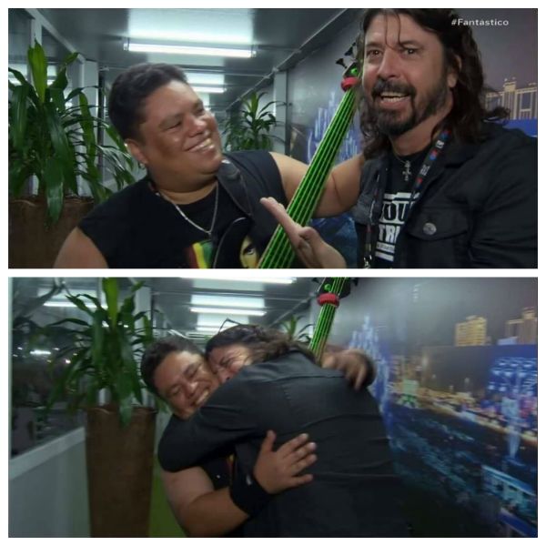 Júnior Groovador abraça Dave Grohl nos bastidores do Rock in Rio