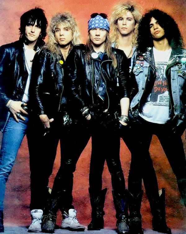 Izzy, Steven, Axl, Duff e Slash: a formação clássica do Guns N' Roses