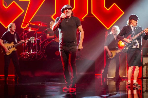 Membros do AC/DC gravam clipe de novo single